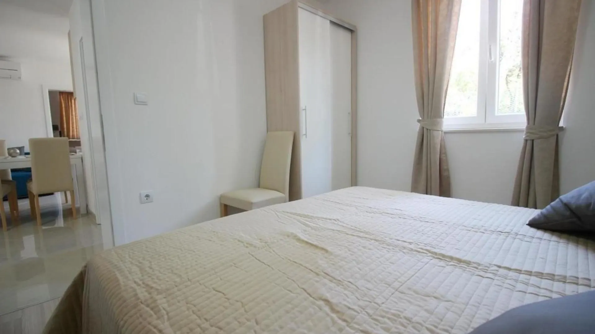 Modern Eingerichtete Apartment Fuer 4 Personen In Einem Haus Mit Mehrere Apartments Und Mit Pool Baska