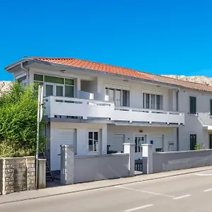 Nada & Ivan With Terrace Apartment